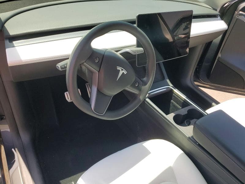 2023 TESLA MODEL Y 8