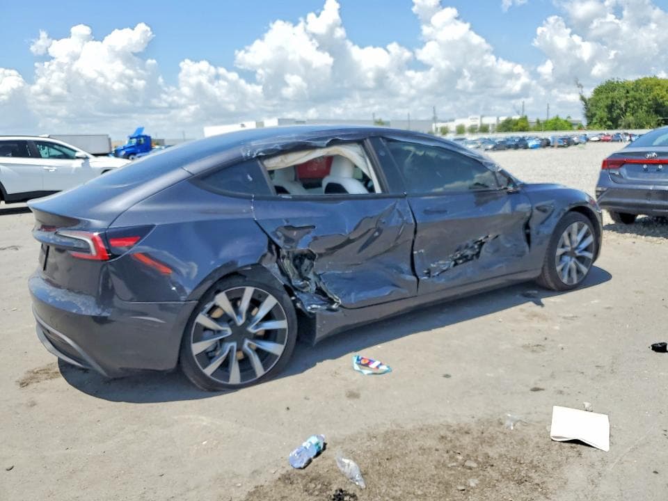 2025 TESLA MODEL 3 3
