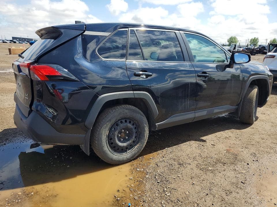 2023 TOYOTA RAV4 LE 3