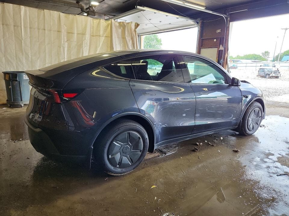 2026 TESLA MODEL Y 3