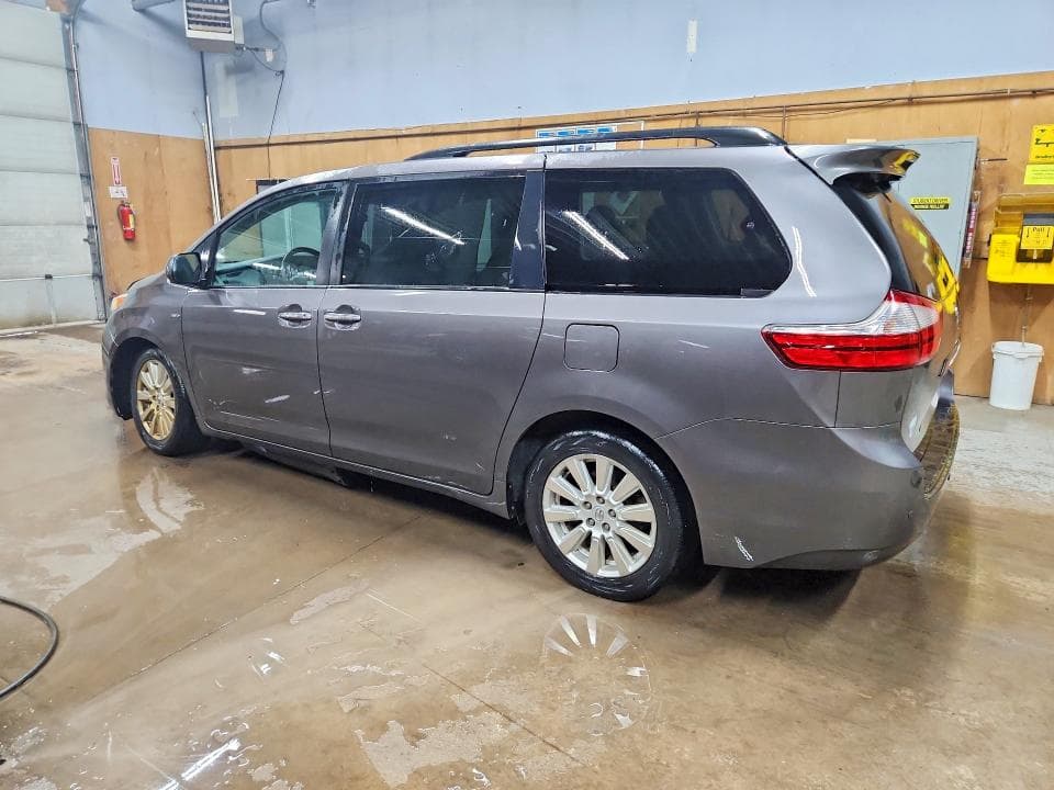 2017 TOYOTA SIENNA XLE 7-PASSENGER 2