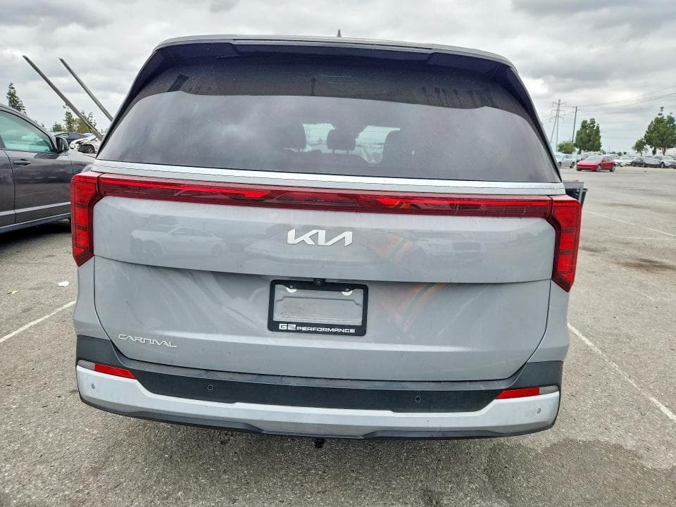 2025 KIA CARNIVAL EX 6
