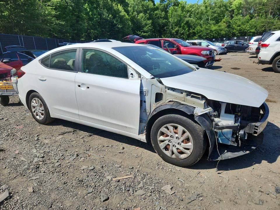 2019 HYUNDAI ELANTRA SE 4