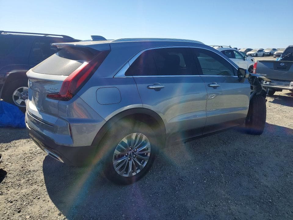 2025 CADILLAC XT4 PREMIUM LUXURY 3