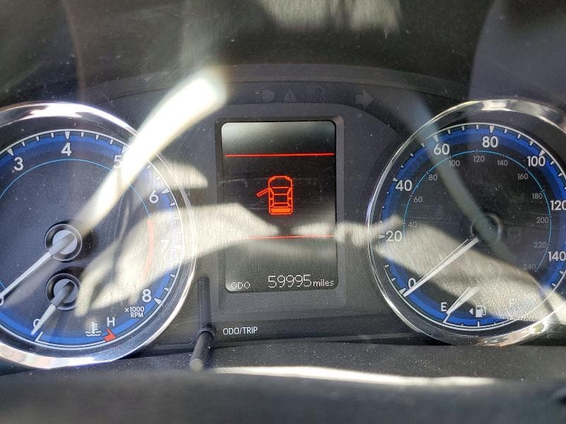2017 TOYOTA COROLLA LE 9