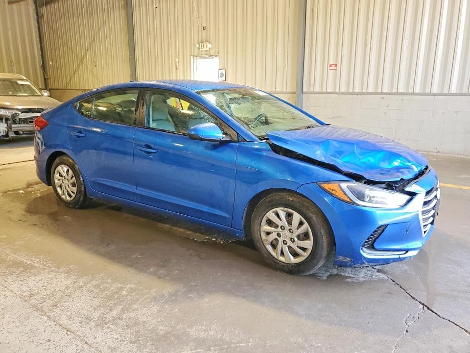 2017 HYUNDAI ELANTRA SE 4