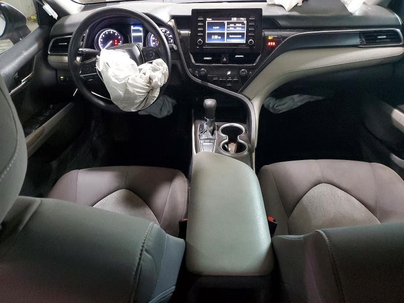 2022 TOYOTA CAMRY LE 8