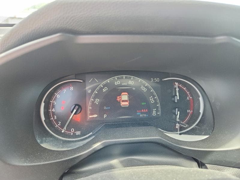 2025 TOYOTA RAV4 XLE 9