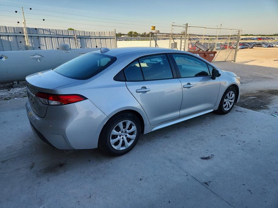 2022 TOYOTA COROLLA LE 3