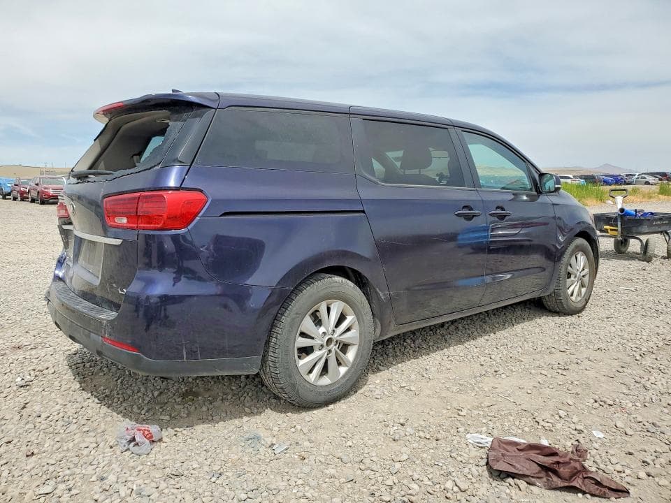 2019 KIA SEDONA 3