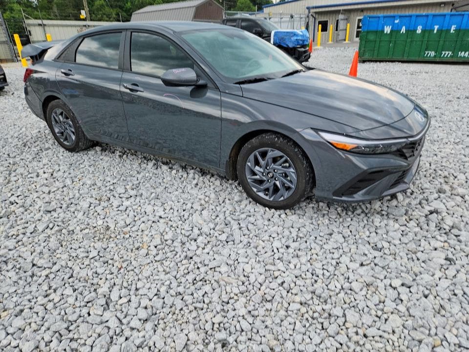2024 HYUNDAI ELANTRA SEL 4