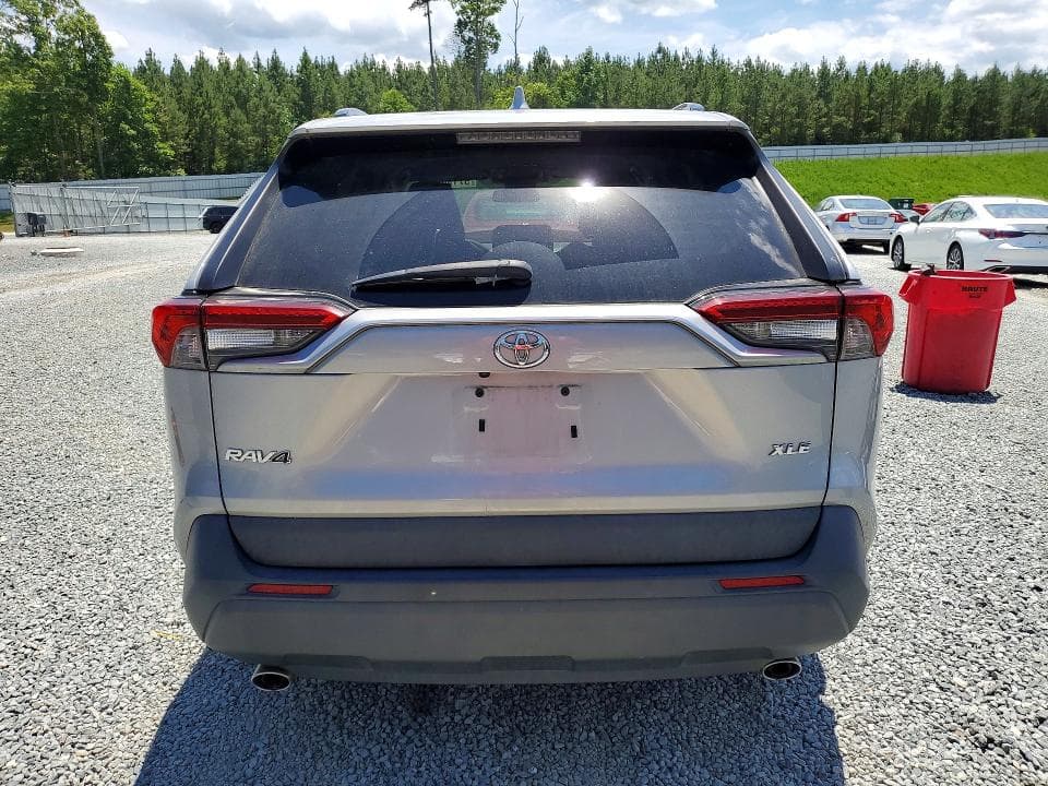 2020 TOYOTA RAV4 XLE 6