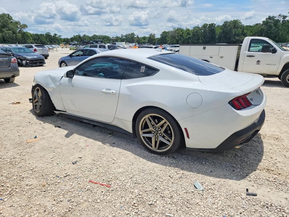 2024 FORD MUSTANG 2