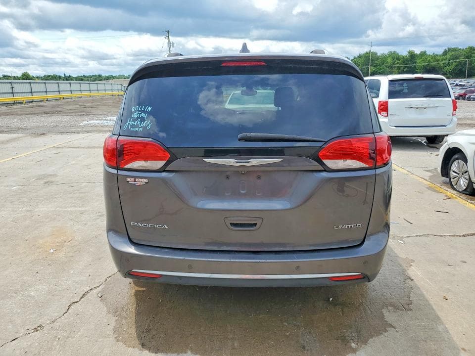 2017 CHRYSLER PACIFICA LIMITED 6