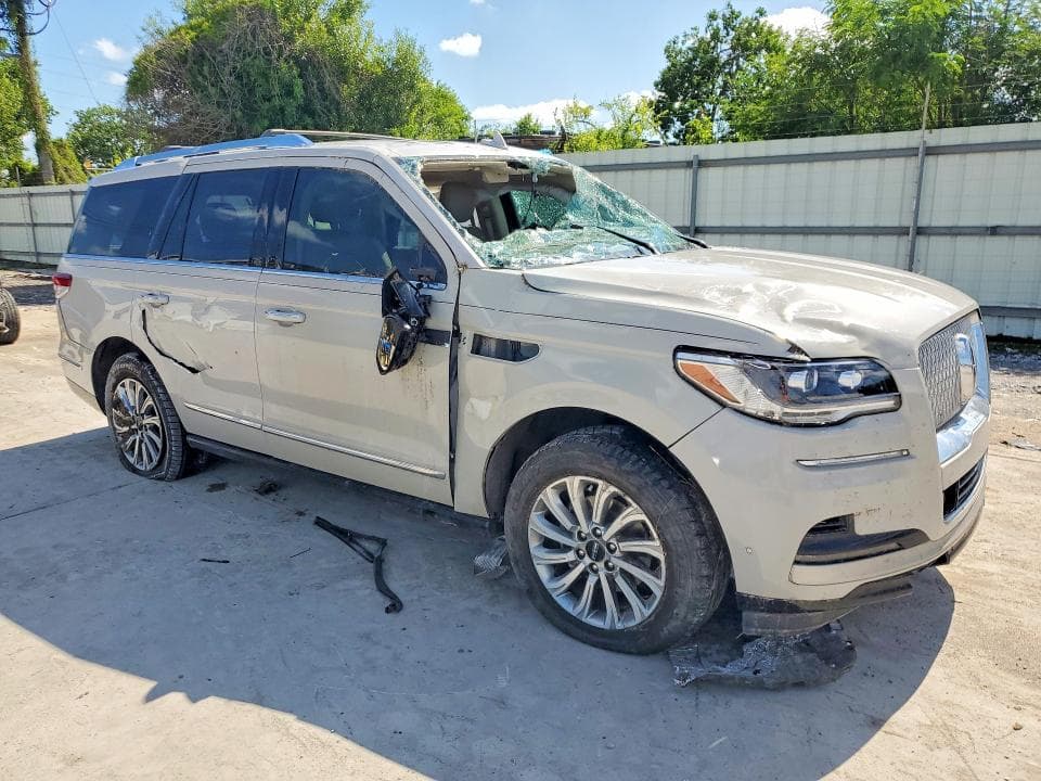 2024 LINCOLN NAVIGATOR 4