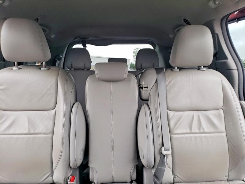 2017 TOYOTA SIENNA XLE PREMIUM 8-PASSENGER 10