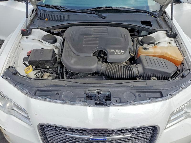 2020 CHRYSLER 300 LIMITED 11
