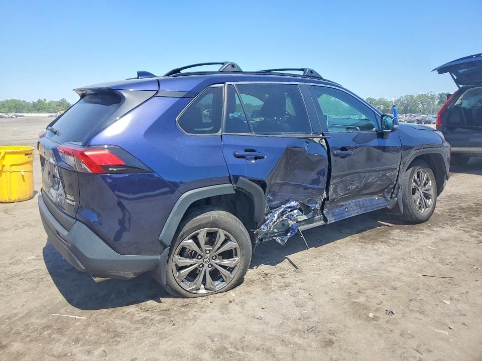 2022 TOYOTA RAV4 XLE PREMIUM 3