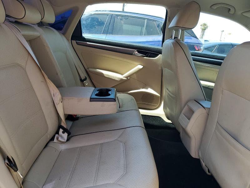 2017 VOLKSWAGEN PASSAT R-LINE R-LINE 10