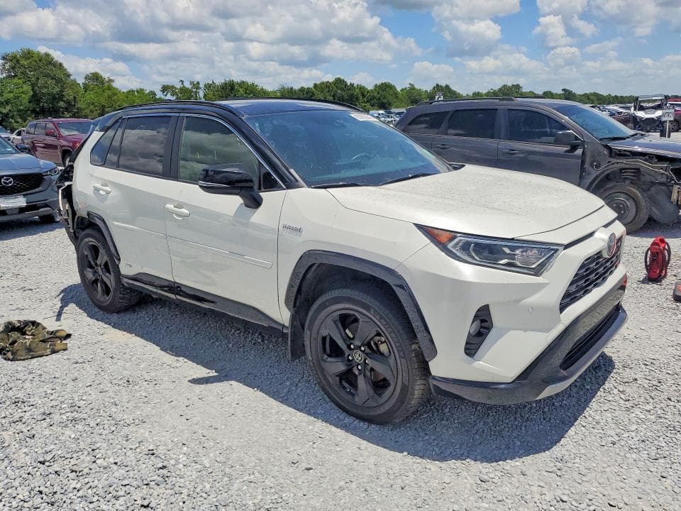 2019 TOYOTA RAV4 XSE 4