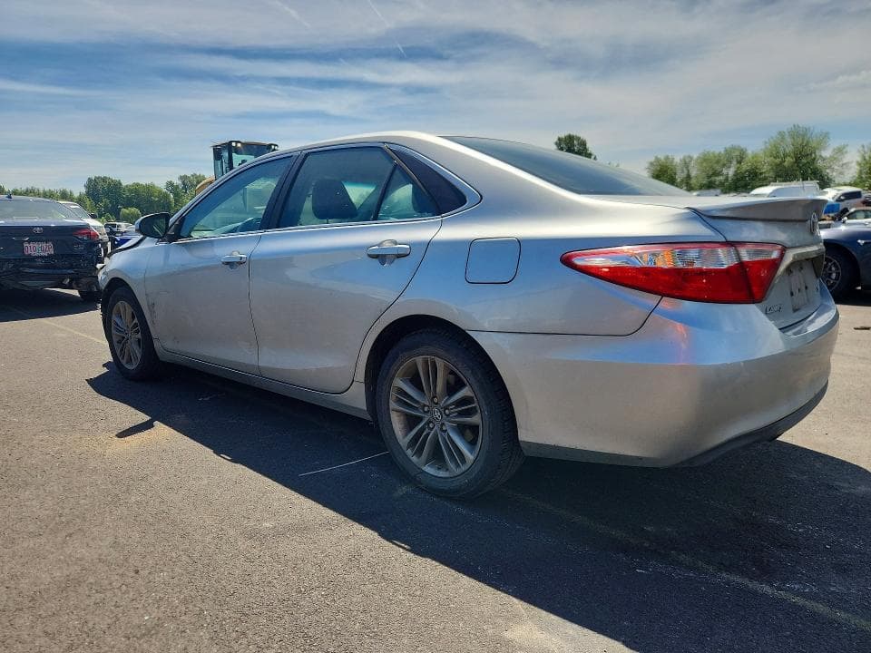 2017 TOYOTA CAMRY SE 2
