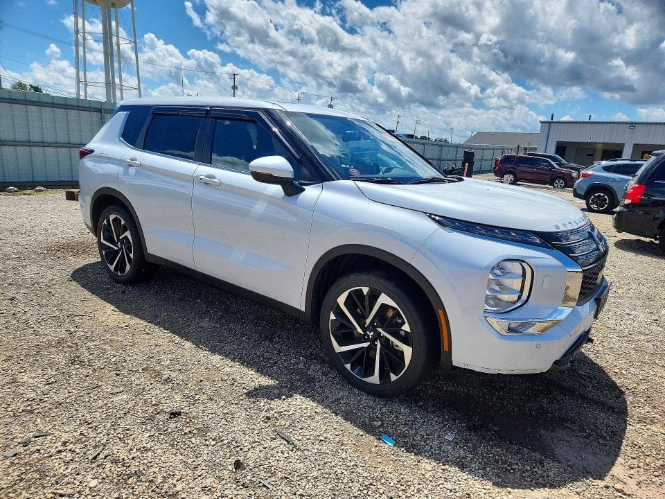 2023 MITSUBISHI OUTLANDER SE 4