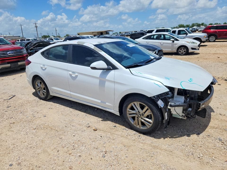 2019 HYUNDAI ELANTRA SEL 4