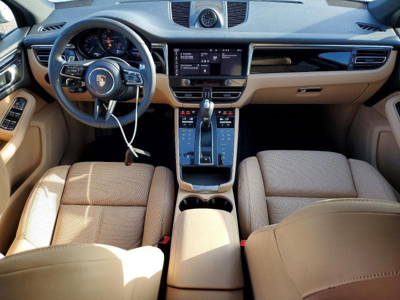 2026 PORSCHE MACAN BASE 8