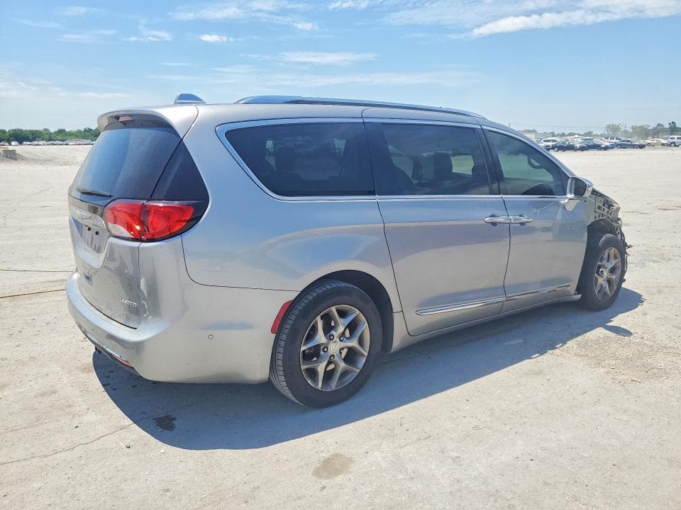 2017 CHRYSLER PACIFICA LIMITED 3