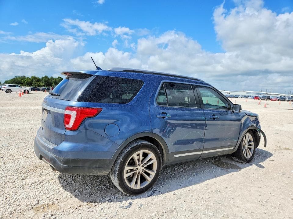 2018 FORD EXPLORER XLT 3