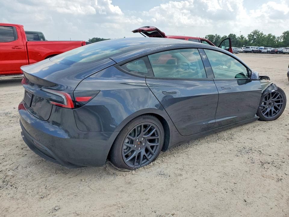 2026 TESLA MODEL 3 3