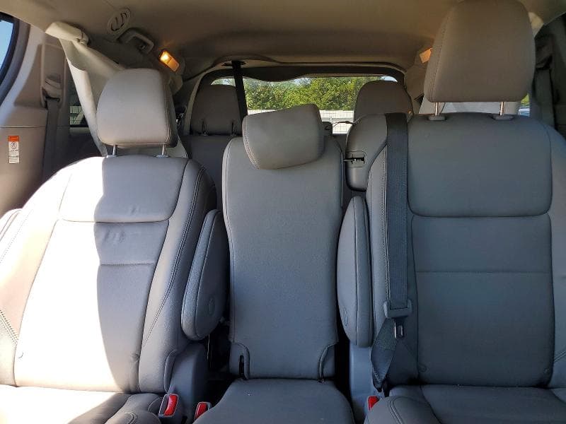 2019 TOYOTA SIENNA XLE 8-PASSENGER 10