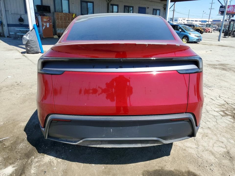 2026 TESLA MODEL Y 6