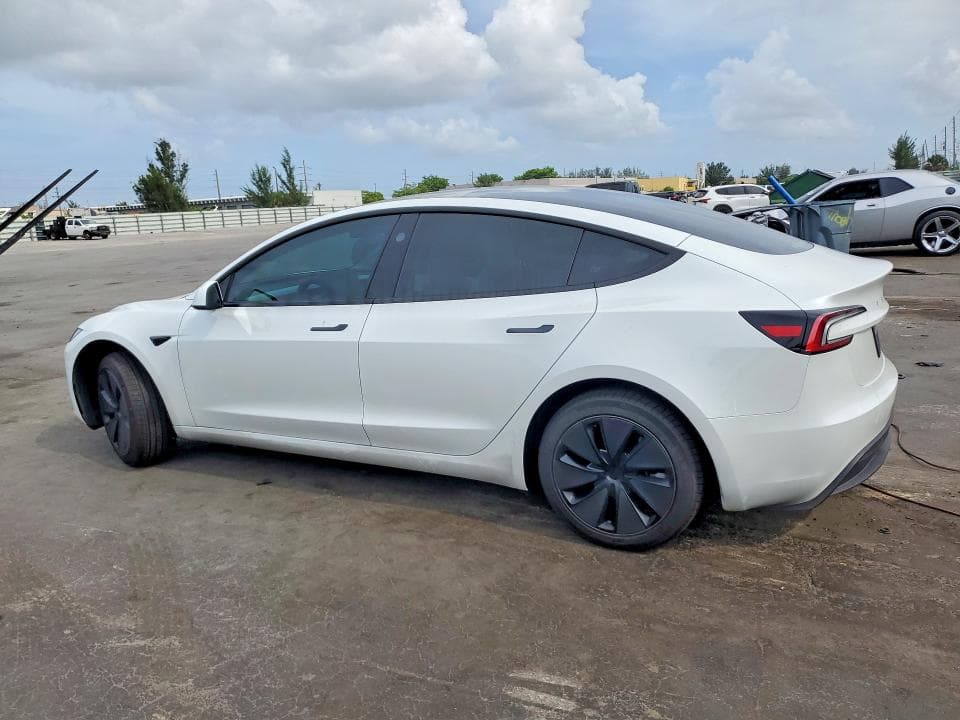 2026 TESLA MODEL 3 2