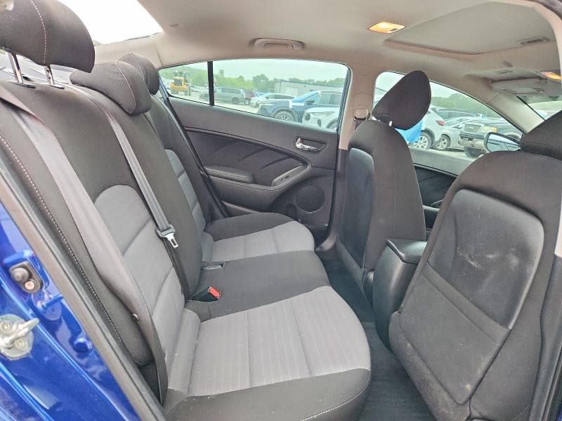 2018 KIA FORTE S 10