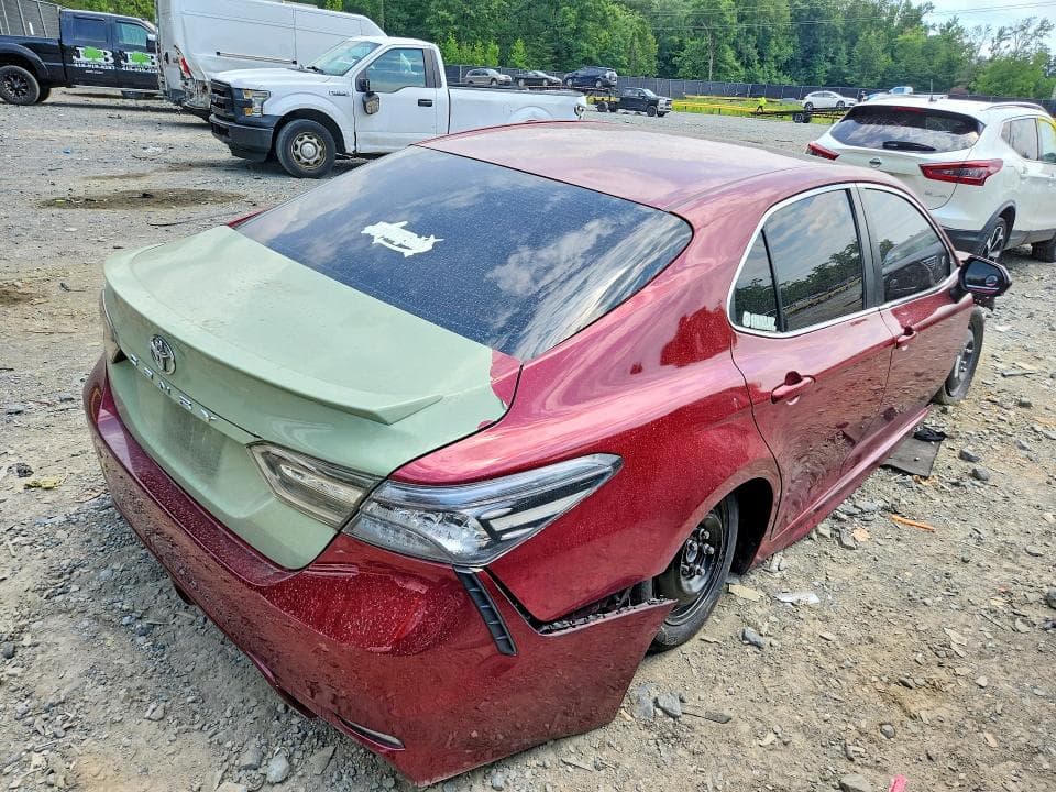 2018 TOYOTA CAMRY SE 3