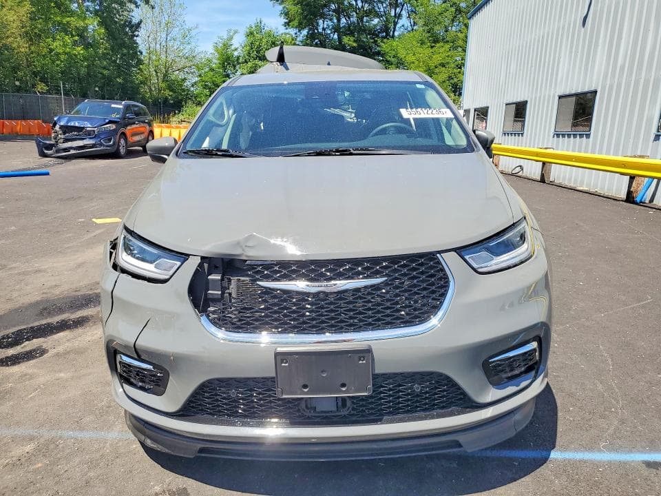 2023 CHRYSLER PACIFICA TOURING L 5