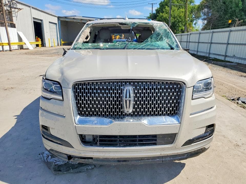2024 LINCOLN NAVIGATOR 5