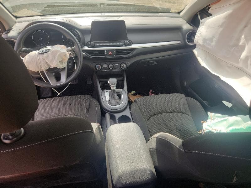 2021 KIA FORTE FE 8