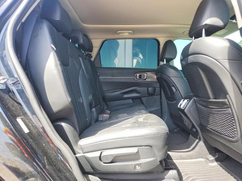 2025 KIA SORENTO S 10