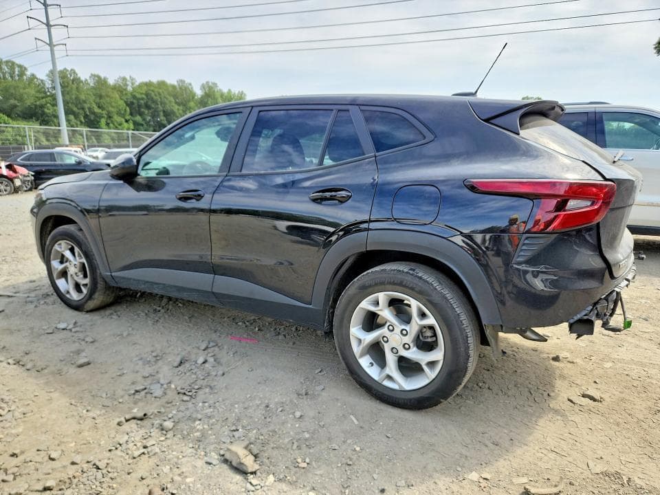 2024 CHEVROLET TRAX LS 2