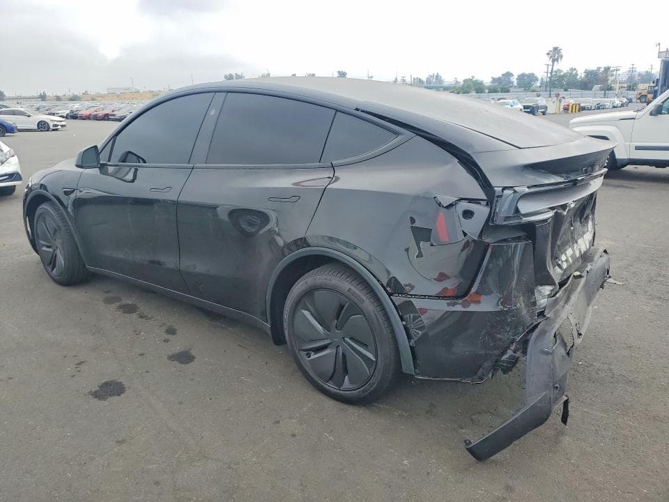 2026 TESLA MODEL Y 2