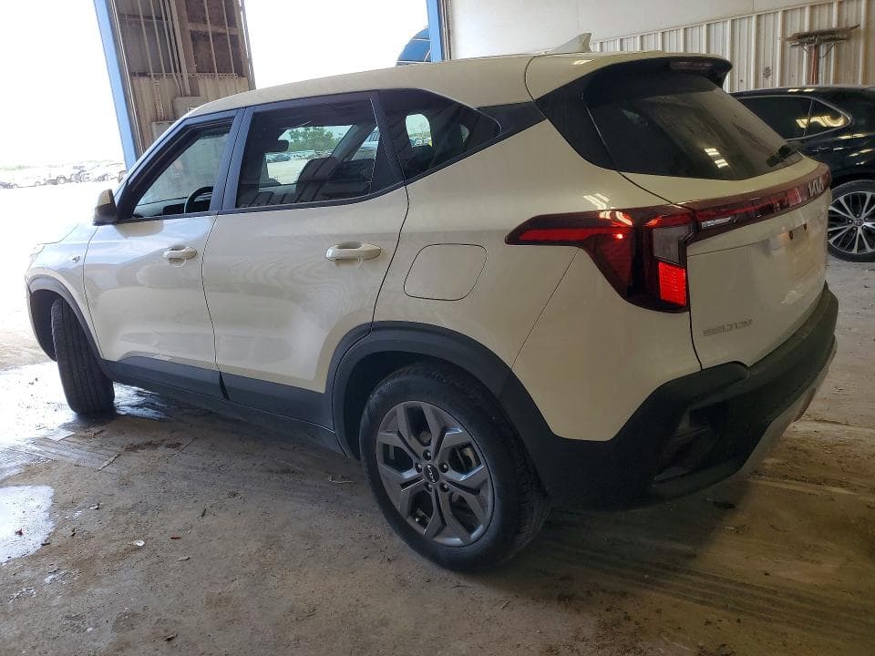 2026 KIA SELTOS LX 2