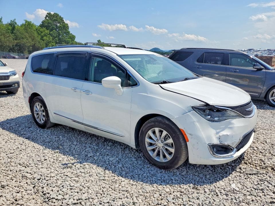 2018 CHRYSLER PACIFICA TOURING L 4