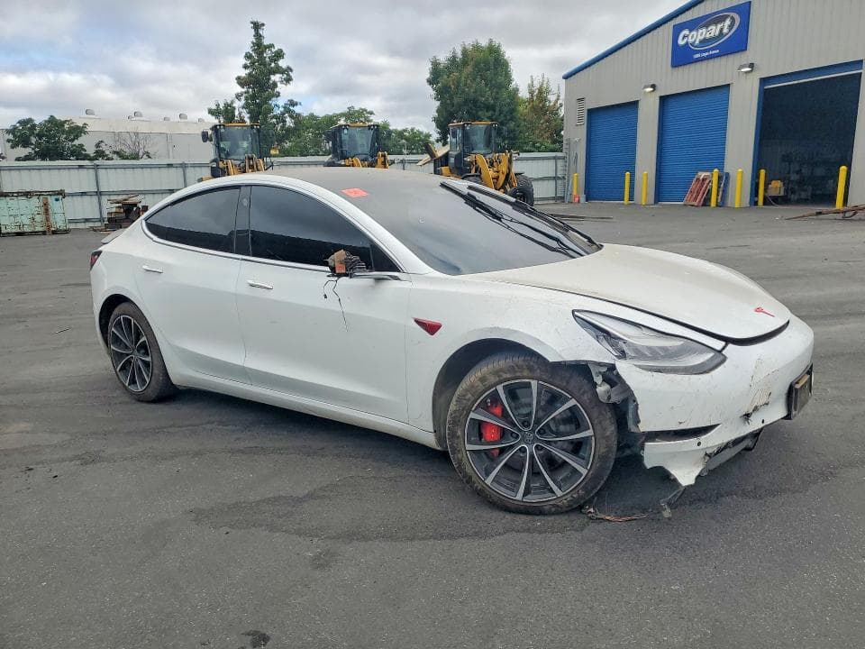 2018 TESLA MODEL 3 4