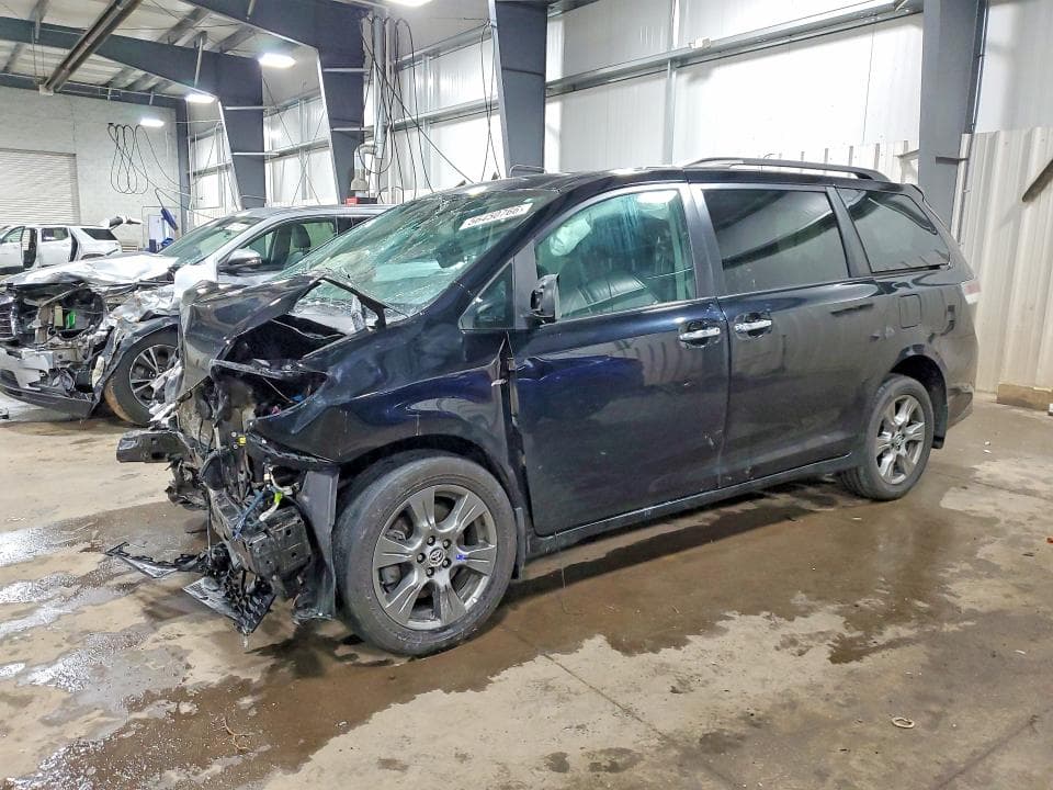 2019 TOYOTA SIENNA SE 7-PASSENGER - 1