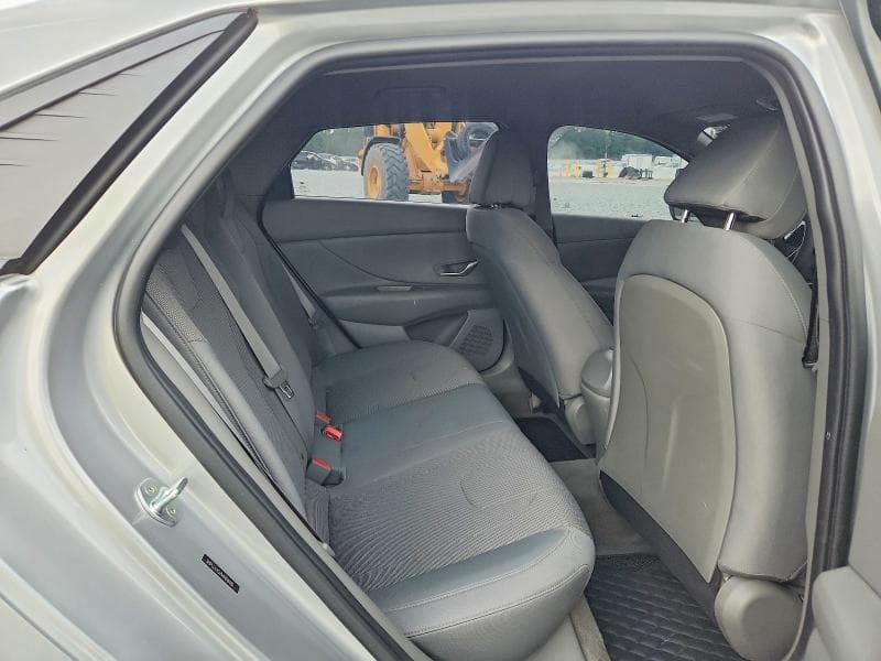 2021 HYUNDAI ELANTRA SE 10