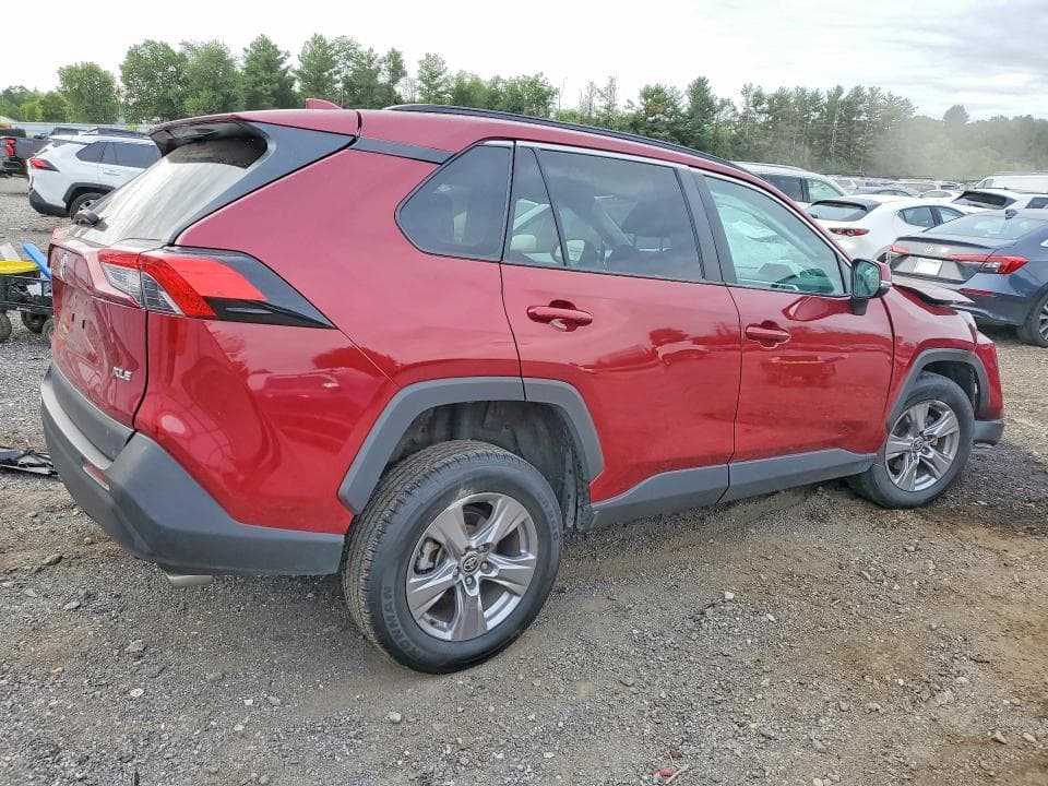 2023 TOYOTA RAV4 XLE 3