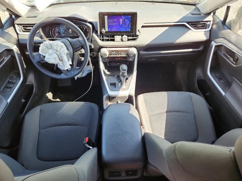2025 TOYOTA RAV4 LE 8