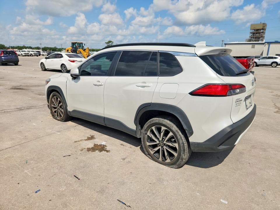 2023 TOYOTA COROLLA CROSS XLE 2